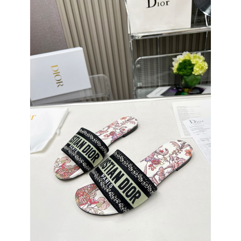 ch**an D*or slippers